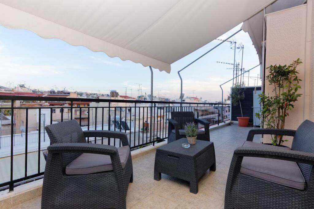Big Terrace Near Metro And Athens Center Apartment Exterior photo